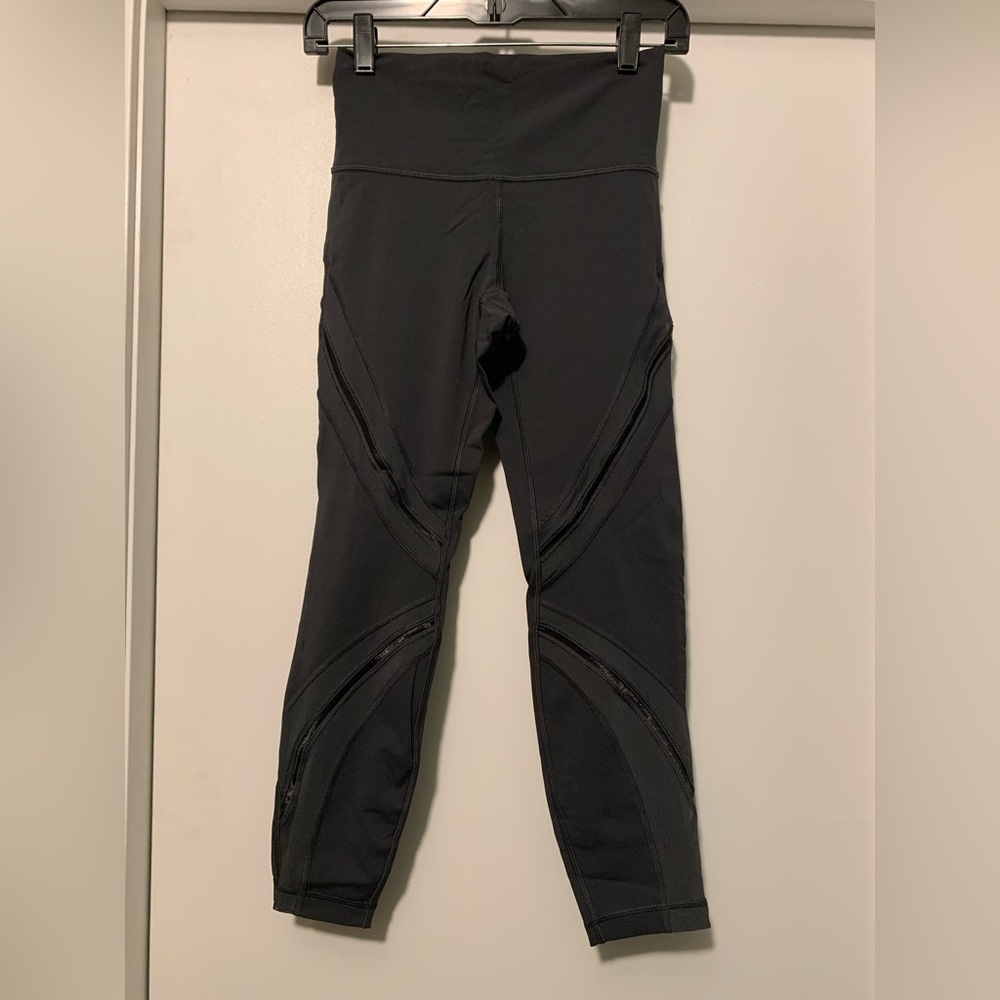 Lululemon wonder under crop leggings